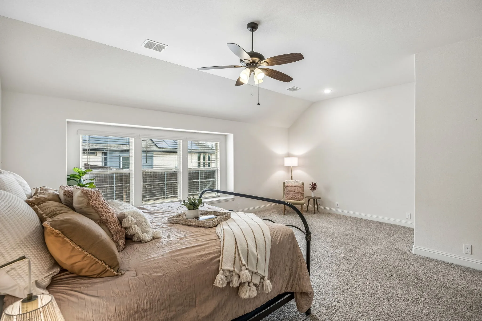Single Family Residence For Sale in Denton County , 11551 Tanager Lane, Cross Roads, Texas 76227, 4 Bedroom, 3 Bathroom, 3 Garage spaces, 2,761 Sqft, built in 2020, Preowned, mls#21204673, Real Estate Agent in Cross Roads, Homes For Sale in Denton county, Homes For Sale in Cross Roads, Realtor in Cross Roads Texas, Real Estate Brokerage Independent Realty Texas, Luminita Cordes Realtor