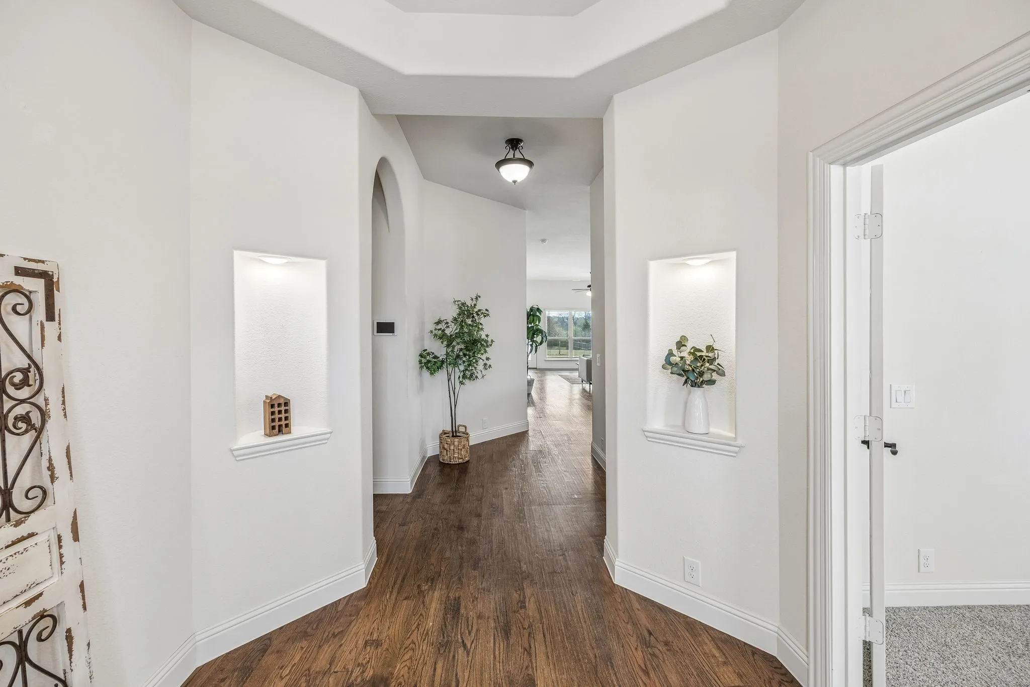 Single Family Residence For Sale in Denton County , 11551 Tanager Lane, Cross Roads, Texas 76227, 4 Bedroom, 3 Bathroom, 3 Garage spaces, 2,761 Sqft, built in 2020, Preowned, mls#21204673, Real Estate Agent in Cross Roads, Homes For Sale in Denton county, Homes For Sale in Cross Roads, Realtor in Cross Roads Texas, Real Estate Brokerage Independent Realty Texas, Luminita Cordes Realtor
