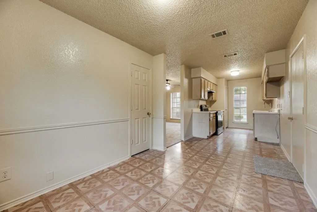 Single Family Residence For Sale in Dallas County , 506 Thomas Trail, Seagoville, Texas 75159, 3 Bedroom, 2 Bathroom, 1 Garage spaces, 1,036 Sqft, built in 1991, Preowned, mls#21204750, Real Estate Agent in Seagoville, Homes For Sale in Dallas county, Homes For Sale in Seagoville, Realtor in Seagoville Texas, Real Estate Brokerage Independent Realty Texas, Luminita Cordes Realtor