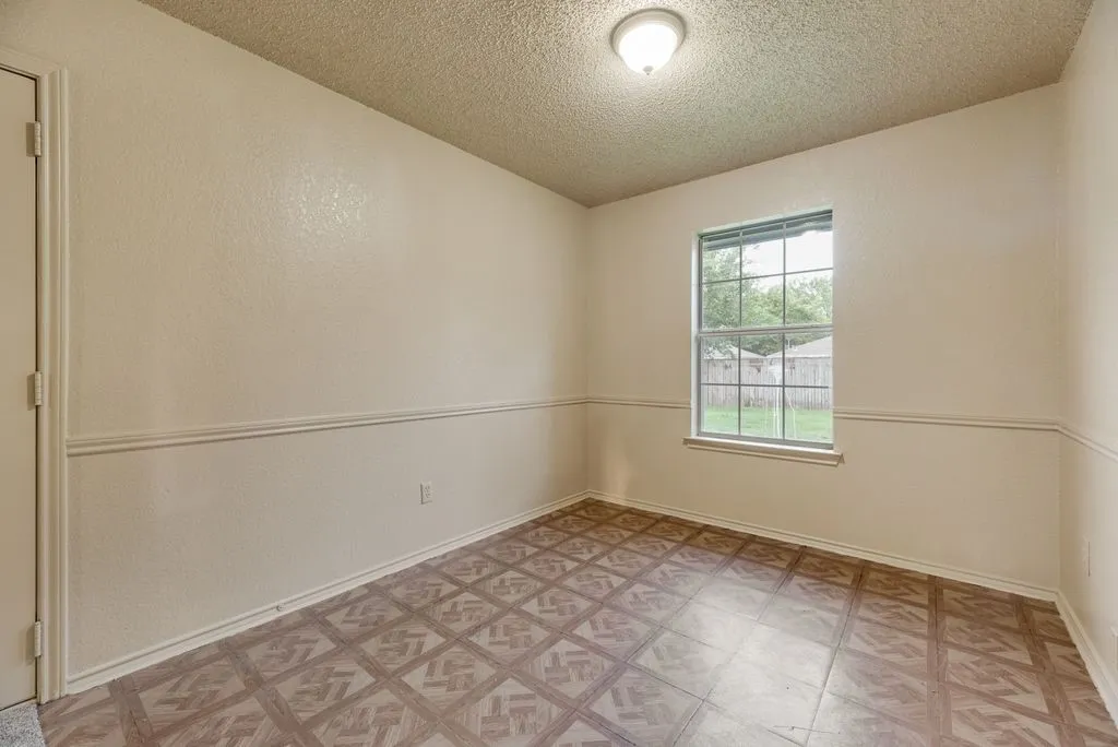 Single Family Residence For Sale in Dallas County , 506 Thomas Trail, Seagoville, Texas 75159, 3 Bedroom, 2 Bathroom, 1 Garage spaces, 1,036 Sqft, built in 1991, Preowned, mls#21204750, Real Estate Agent in Seagoville, Homes For Sale in Dallas county, Homes For Sale in Seagoville, Realtor in Seagoville Texas, Real Estate Brokerage Independent Realty Texas, Luminita Cordes Realtor