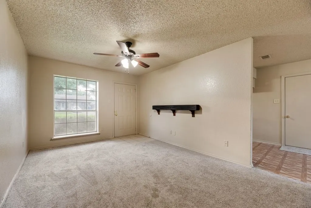 Single Family Residence For Sale in Dallas County , 506 Thomas Trail, Seagoville, Texas 75159, 3 Bedroom, 2 Bathroom, 1 Garage spaces, 1,036 Sqft, built in 1991, Preowned, mls#21204750, Real Estate Agent in Seagoville, Homes For Sale in Dallas county, Homes For Sale in Seagoville, Realtor in Seagoville Texas, Real Estate Brokerage Independent Realty Texas, Luminita Cordes Realtor