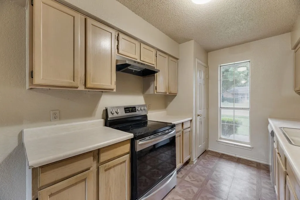 Single Family Residence For Sale in Dallas County , 506 Thomas Trail, Seagoville, Texas 75159, 3 Bedroom, 2 Bathroom, 1 Garage spaces, 1,036 Sqft, built in 1991, Preowned, mls#21204750, Real Estate Agent in Seagoville, Homes For Sale in Dallas county, Homes For Sale in Seagoville, Realtor in Seagoville Texas, Real Estate Brokerage Independent Realty Texas, Luminita Cordes Realtor