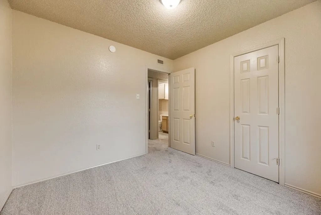 Single Family Residence For Sale in Dallas County , 506 Thomas Trail, Seagoville, Texas 75159, 3 Bedroom, 2 Bathroom, 1 Garage spaces, 1,036 Sqft, built in 1991, Preowned, mls#21204750, Real Estate Agent in Seagoville, Homes For Sale in Dallas county, Homes For Sale in Seagoville, Realtor in Seagoville Texas, Real Estate Brokerage Independent Realty Texas, Luminita Cordes Realtor