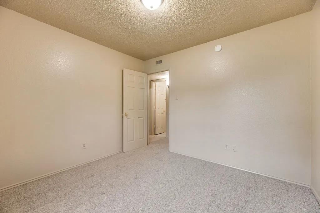 Single Family Residence For Sale in Dallas County , 506 Thomas Trail, Seagoville, Texas 75159, 3 Bedroom, 2 Bathroom, 1 Garage spaces, 1,036 Sqft, built in 1991, Preowned, mls#21204750, Real Estate Agent in Seagoville, Homes For Sale in Dallas county, Homes For Sale in Seagoville, Realtor in Seagoville Texas, Real Estate Brokerage Independent Realty Texas, Luminita Cordes Realtor