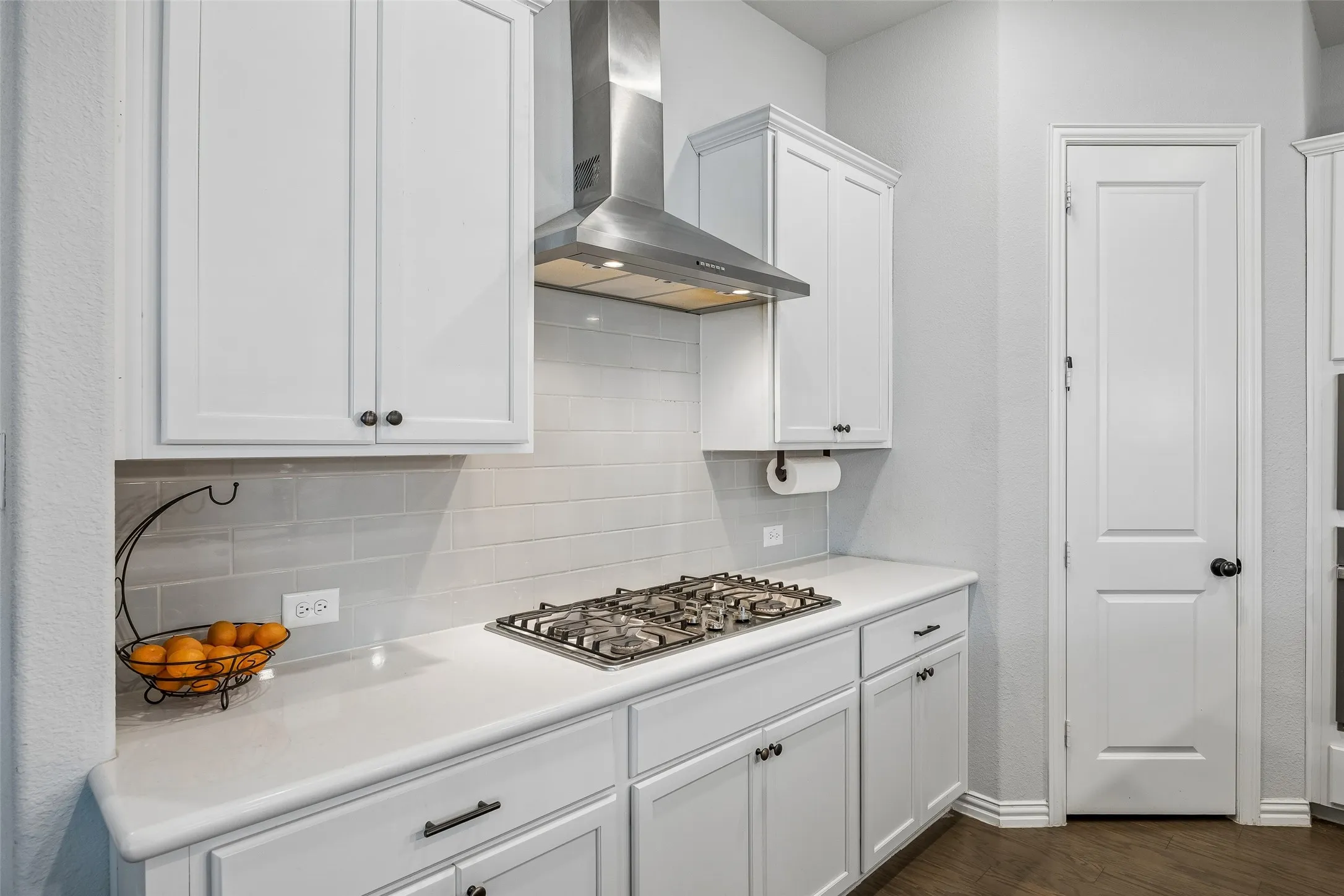 Single Family Residence For Sale in Dallas County , 2533 Westbank Trail, Garland, Texas 75042, 4 Bedroom, 4 Bathroom, 2 Garage spaces, 2,341 Sqft, built in 2019, Preowned, mls#21199294, Real Estate Agent in Garland, Homes For Sale in Dallas county, Homes For Sale in Garland, Realtor in Garland Texas, Real Estate Brokerage Independent Realty Texas, Luminita Cordes Realtor