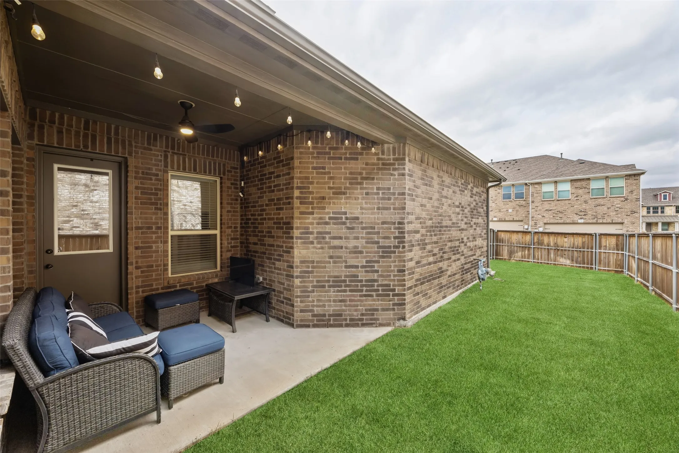 Single Family Residence For Sale in Dallas County , 2533 Westbank Trail, Garland, Texas 75042, 4 Bedroom, 4 Bathroom, 2 Garage spaces, 2,341 Sqft, built in 2019, Preowned, mls#21199294, Real Estate Agent in Garland, Homes For Sale in Dallas county, Homes For Sale in Garland, Realtor in Garland Texas, Real Estate Brokerage Independent Realty Texas, Luminita Cordes Realtor