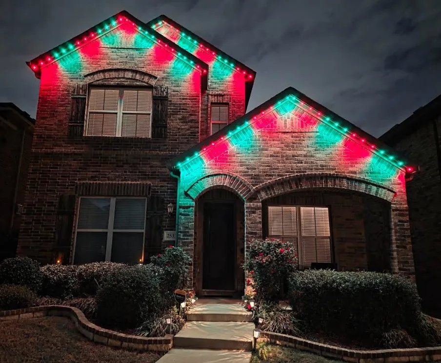 Single Family Residence For Sale in Dallas County , 2533 Westbank Trail, Garland, Texas 75042, 4 Bedroom, 4 Bathroom, 2 Garage spaces, 2,341 Sqft, built in 2019, Preowned, mls#21199294, Real Estate Agent in Garland, Homes For Sale in Dallas county, Homes For Sale in Garland, Realtor in Garland Texas, Real Estate Brokerage Independent Realty Texas, Luminita Cordes Realtor