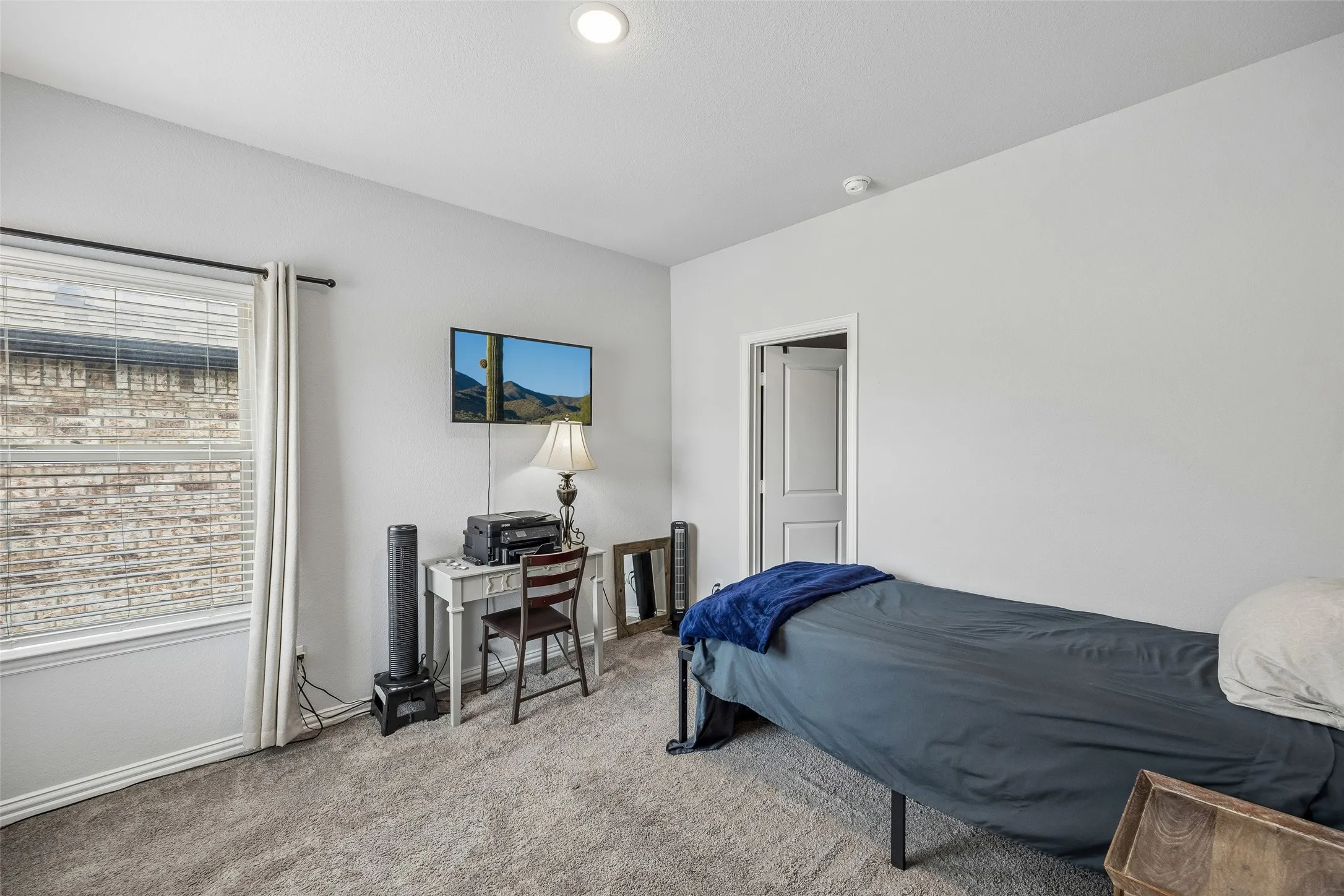 Single Family Residence For Sale in Dallas County , 2533 Westbank Trail, Garland, Texas 75042, 4 Bedroom, 4 Bathroom, 2 Garage spaces, 2,341 Sqft, built in 2019, Preowned, mls#21199294, Real Estate Agent in Garland, Homes For Sale in Dallas county, Homes For Sale in Garland, Realtor in Garland Texas, Real Estate Brokerage Independent Realty Texas, Luminita Cordes Realtor