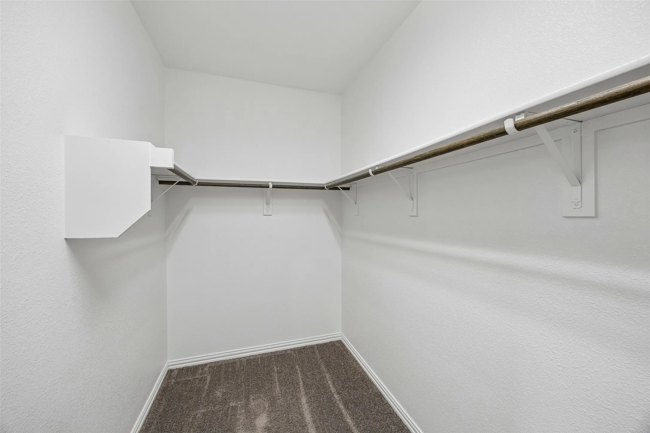 Single Family Residence For Sale in Dallas County , 2533 Westbank Trail, Garland, Texas 75042, 4 Bedroom, 4 Bathroom, 2 Garage spaces, 2,341 Sqft, built in 2019, Preowned, mls#21199294, Real Estate Agent in Garland, Homes For Sale in Dallas county, Homes For Sale in Garland, Realtor in Garland Texas, Real Estate Brokerage Independent Realty Texas, Luminita Cordes Realtor