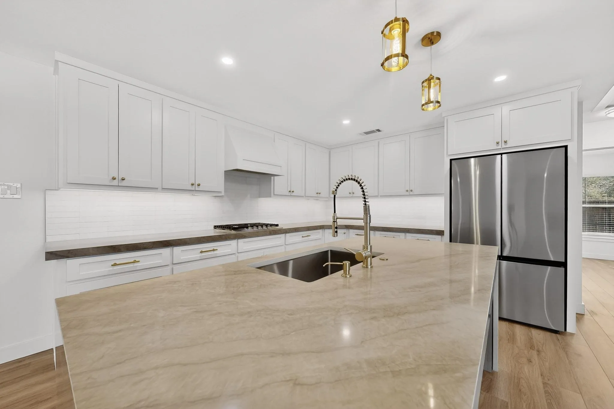Single Family Residence For Sale in Dallas County , 10526 Andover Drive, Dallas, Texas 75228, 3 Bedrooms, 2 Bathrooms, Garage spaces, 1,600 Sqft, built in 1952, Price $389,999, mls#21202423, Real Estate Agent in Dallas, Homes For Sale in Dallas county, Homes For Sale in Dallas, Realtor in Dallas Texas, Real Estate Brokerage Independent Realty Texas, Luminita Cordes Realtor