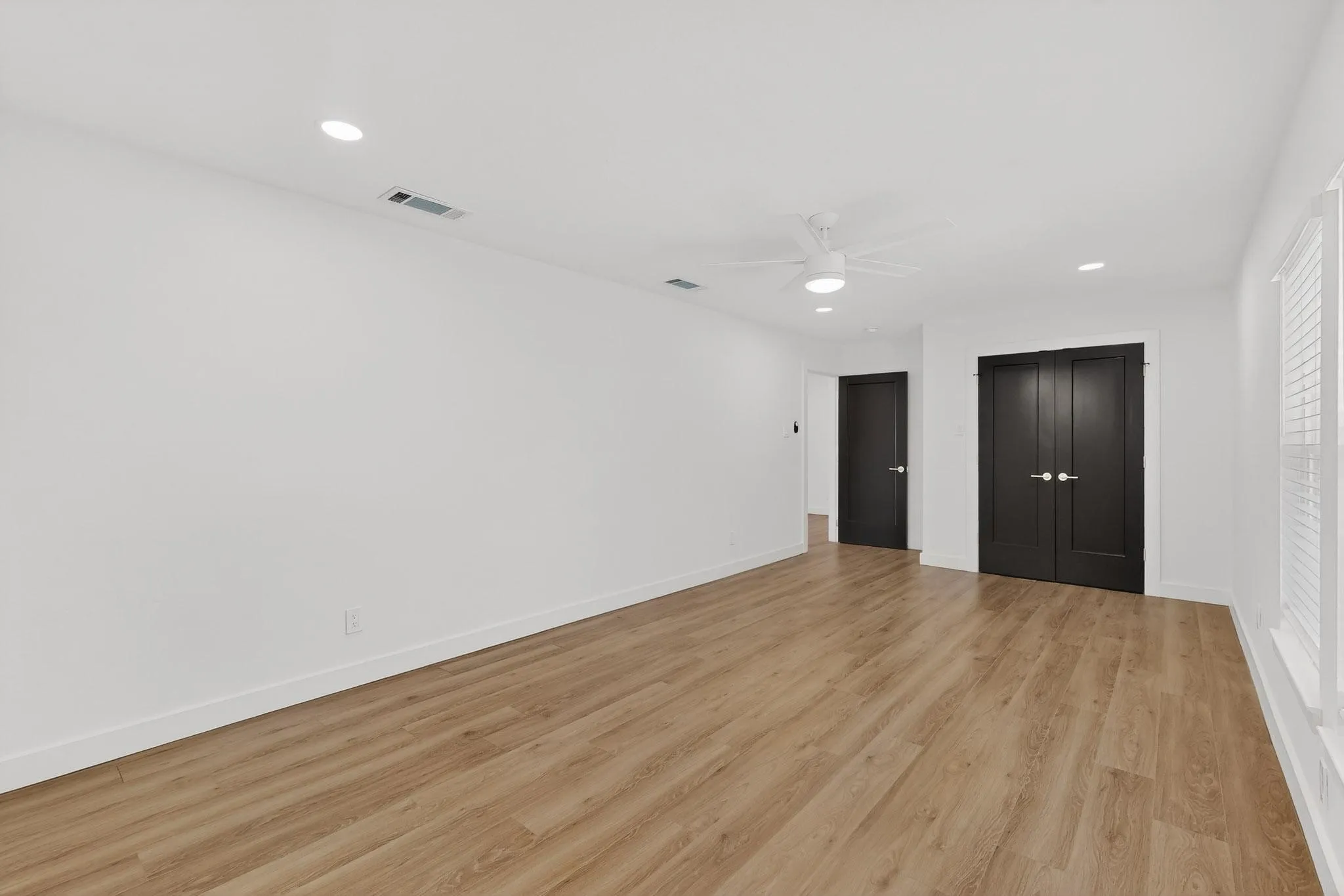Single Family Residence For Sale in Dallas County , 10526 Andover Drive, Dallas, Texas 75228, 3 Bedrooms, 2 Bathrooms, Garage spaces, 1,600 Sqft, built in 1952, Price $389,999, mls#21202423, Real Estate Agent in Dallas, Homes For Sale in Dallas county, Homes For Sale in Dallas, Realtor in Dallas Texas, Real Estate Brokerage Independent Realty Texas, Luminita Cordes Realtor