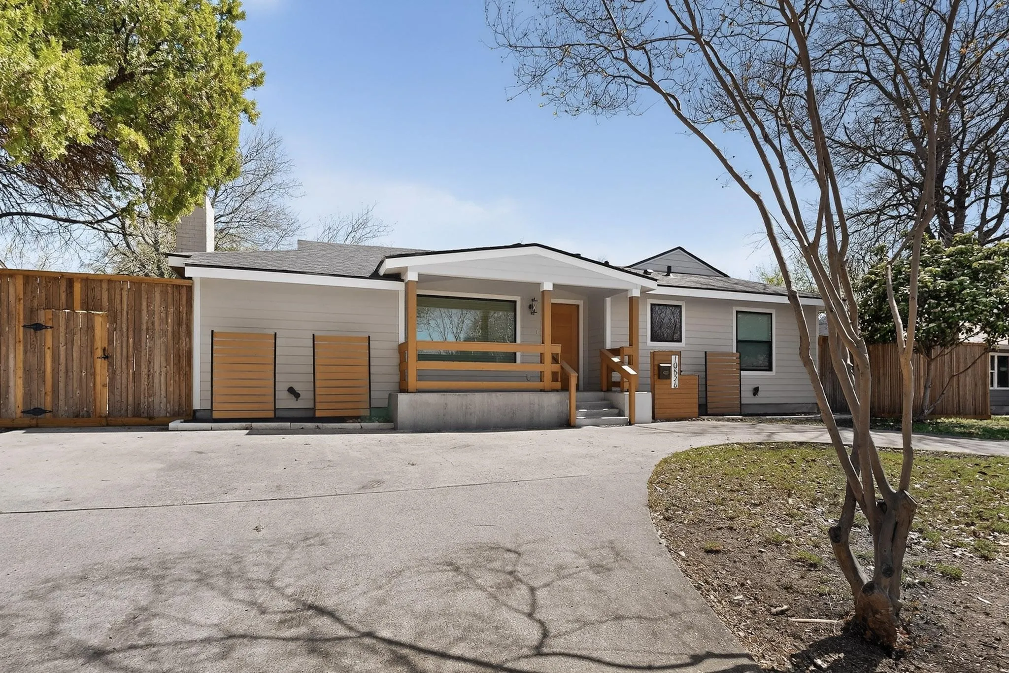 Single Family Residence For Sale in Dallas County , 10526 Andover Drive, Dallas, Texas 75228, 3 Bedrooms, 2 Bathrooms, Garage spaces, 1,600 Sqft, built in 1952, Price $389,999, mls#21202423, Real Estate Agent in Dallas, Homes For Sale in Dallas county, Homes For Sale in Dallas, Realtor in Dallas Texas, Real Estate Brokerage Independent Realty Texas, Luminita Cordes Realtor