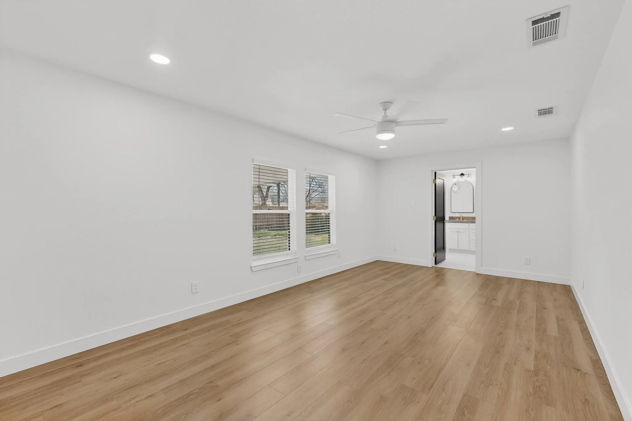Single Family Residence For Sale in Dallas County , 10526 Andover Drive, Dallas, Texas 75228, 3 Bedrooms, 2 Bathrooms, Garage spaces, 1,600 Sqft, built in 1952, Price $389,999, mls#21202423, Real Estate Agent in Dallas, Homes For Sale in Dallas county, Homes For Sale in Dallas, Realtor in Dallas Texas, Real Estate Brokerage Independent Realty Texas, Luminita Cordes Realtor