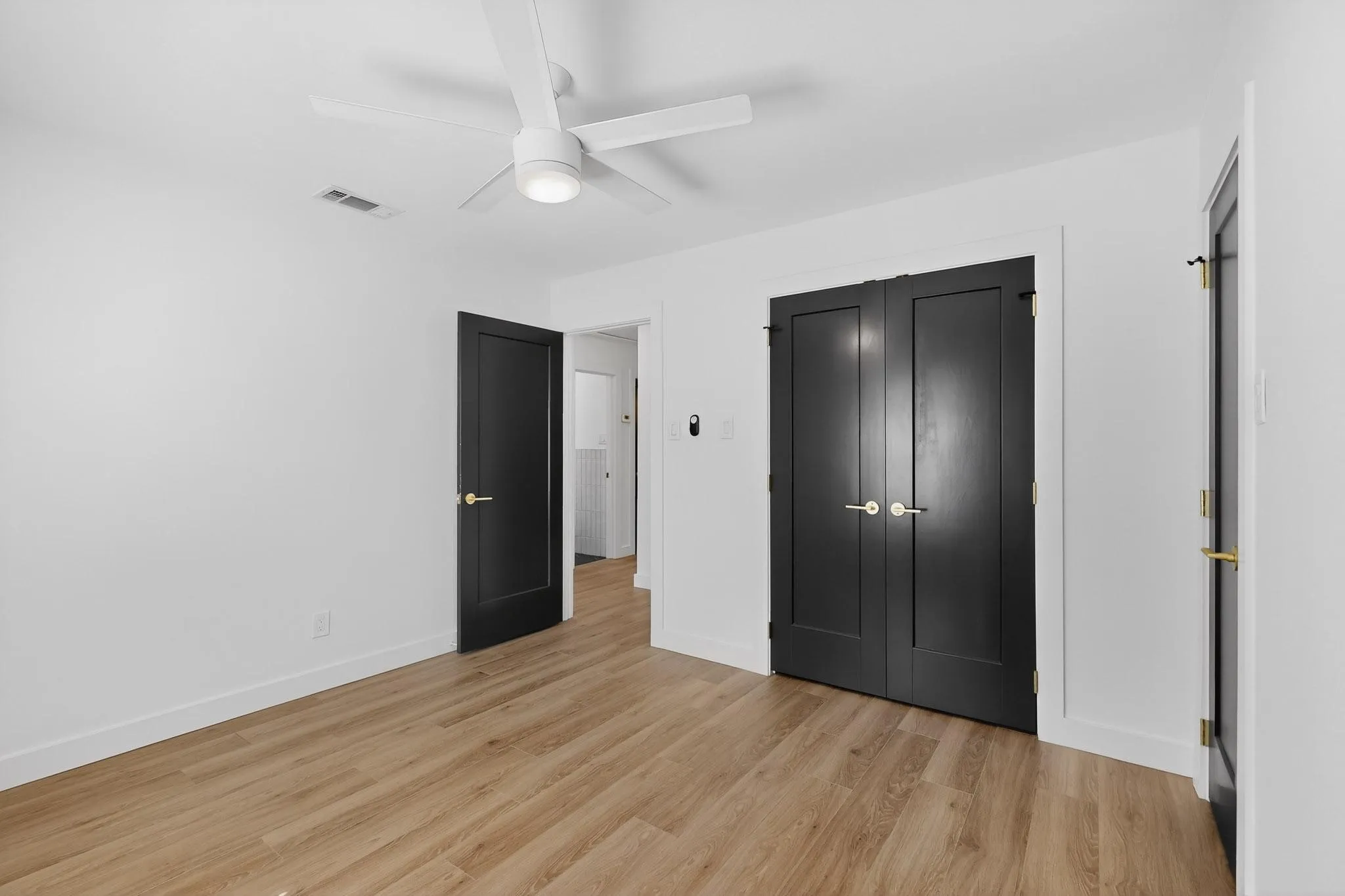 Single Family Residence For Sale in Dallas County , 10526 Andover Drive, Dallas, Texas 75228, 3 Bedrooms, 2 Bathrooms, Garage spaces, 1,600 Sqft, built in 1952, Price $389,999, mls#21202423, Real Estate Agent in Dallas, Homes For Sale in Dallas county, Homes For Sale in Dallas, Realtor in Dallas Texas, Real Estate Brokerage Independent Realty Texas, Luminita Cordes Realtor