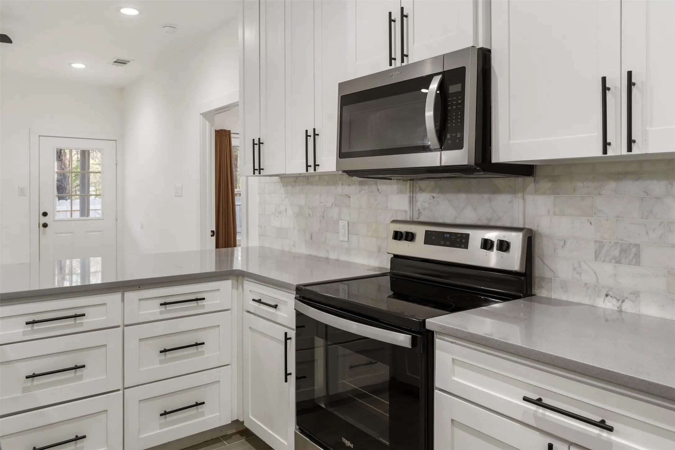 Single Family Residence For Sale in Henderson County , 145 Barcelona Street, Payne Springs, Texas 75156, 3 Bedroom, 2 Bathroom, 2 Garage spaces, 1,644 Sqft, built in 2023, Preowned, mls#21203243, Real Estate Agent in Payne Springs, Homes For Sale in Henderson county, Homes For Sale in Payne Springs, Realtor in Payne Springs Texas, Real Estate Brokerage Independent Realty Texas, Luminita Cordes Realtor