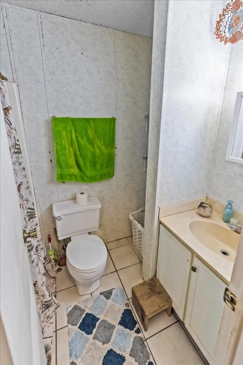 Single Family Residence For Sale in Hill County , 600 S Colorado Street, Whitney, Texas 76692, 3 Bedroom, 2 Bathroom, Garage spaces, 1,638 Sqft, built in 1980, mls#21204789, Real Estate Agent in Whitney, Homes For Sale in Hill county, Homes For Sale in Whitney, Realtor in Whitney Texas, Real Estate Brokerage Independent Realty Texas, Luminita Cordes Realtor