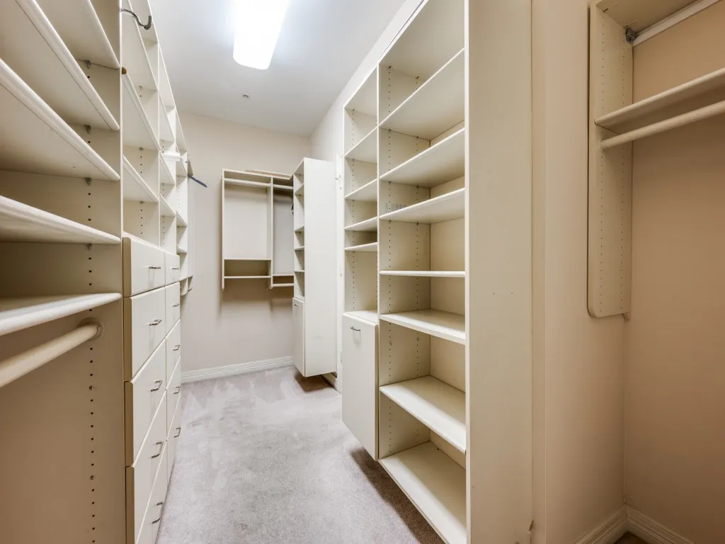 Condominium For Sale in Dallas County , 3401 Lee Parkway 102, Dallas, Texas 75219, 2 Bedroom, 2 Bathroom, 2 Garage spaces, 1,651 Sqft, built in 1998, Preowned, mls#21204305, Real Estate Agent in Dallas, Homes For Sale in Dallas county, Homes For Sale in Dallas, Realtor in Dallas Texas, Real Estate Brokerage Independent Realty Texas, Luminita Cordes Realtor