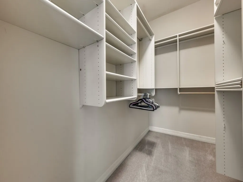 Condominium For Sale in Dallas County , 3401 Lee Parkway 102, Dallas, Texas 75219, 2 Bedroom, 2 Bathroom, 2 Garage spaces, 1,651 Sqft, built in 1998, Preowned, mls#21204305, Real Estate Agent in Dallas, Homes For Sale in Dallas county, Homes For Sale in Dallas, Realtor in Dallas Texas, Real Estate Brokerage Independent Realty Texas, Luminita Cordes Realtor