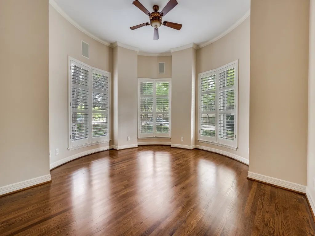 Condominium For Sale in Dallas County , 3401 Lee Parkway 102, Dallas, Texas 75219, 2 Bedroom, 2 Bathroom, 2 Garage spaces, 1,651 Sqft, built in 1998, Preowned, mls#21204305, Real Estate Agent in Dallas, Homes For Sale in Dallas county, Homes For Sale in Dallas, Realtor in Dallas Texas, Real Estate Brokerage Independent Realty Texas, Luminita Cordes Realtor