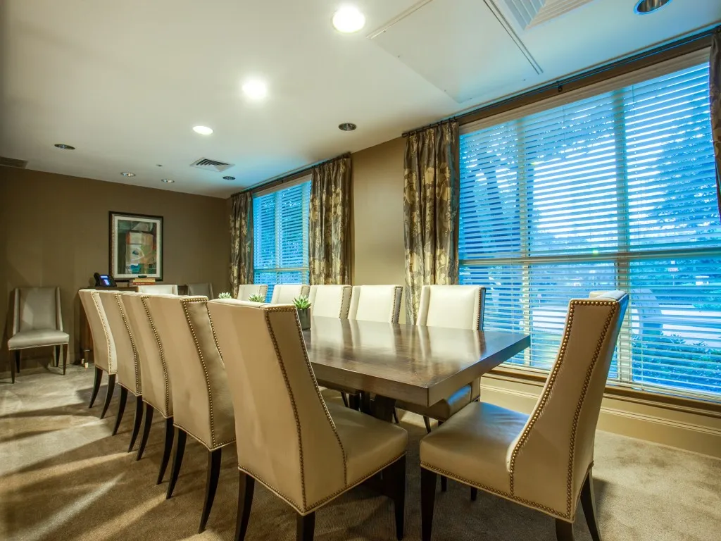 Condominium For Sale in Dallas County , 3401 Lee Parkway 102, Dallas, Texas 75219, 2 Bedroom, 2 Bathroom, 2 Garage spaces, 1,651 Sqft, built in 1998, Preowned, mls#21204305, Real Estate Agent in Dallas, Homes For Sale in Dallas county, Homes For Sale in Dallas, Realtor in Dallas Texas, Real Estate Brokerage Independent Realty Texas, Luminita Cordes Realtor