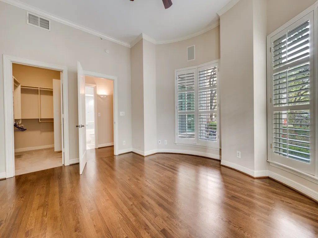 Condominium For Sale in Dallas County , 3401 Lee Parkway 102, Dallas, Texas 75219, 2 Bedroom, 2 Bathroom, 2 Garage spaces, 1,651 Sqft, built in 1998, Preowned, mls#21204305, Real Estate Agent in Dallas, Homes For Sale in Dallas county, Homes For Sale in Dallas, Realtor in Dallas Texas, Real Estate Brokerage Independent Realty Texas, Luminita Cordes Realtor