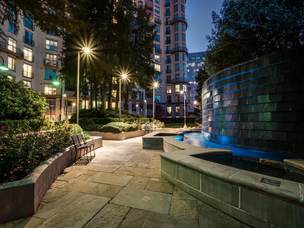 Condominium For Sale in Dallas County , 3401 Lee Parkway 102, Dallas, Texas 75219, 2 Bedroom, 2 Bathroom, 2 Garage spaces, 1,651 Sqft, built in 1998, Preowned, mls#21204305, Real Estate Agent in Dallas, Homes For Sale in Dallas county, Homes For Sale in Dallas, Realtor in Dallas Texas, Real Estate Brokerage Independent Realty Texas, Luminita Cordes Realtor