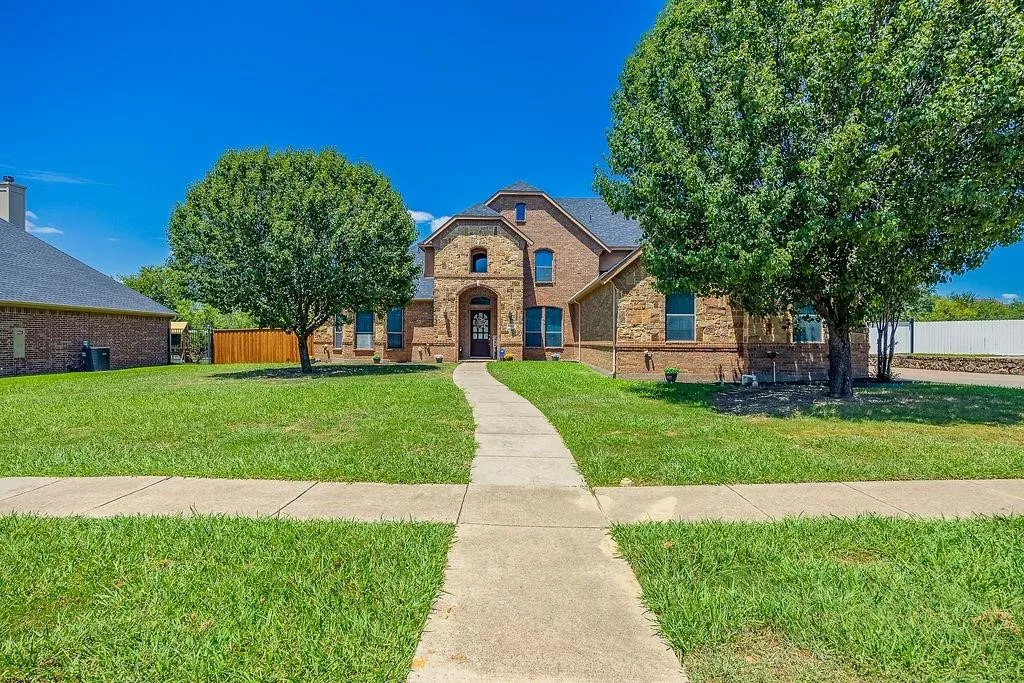 Single Family Residence For Sale in Dallas County , 1011 Parview Circle, Grand Prairie, Texas 75104, 6 Bedroom, 4 Bathroom, 5 Garage spaces, 5,627 Sqft, built in 2007, Preowned, mls#21203156, Real Estate Agent in Grand Prairie, Homes For Sale in Dallas county, Homes For Sale in Grand Prairie, Realtor in Grand Prairie Texas, Real Estate Brokerage Independent Realty Texas, Luminita Cordes Realtor