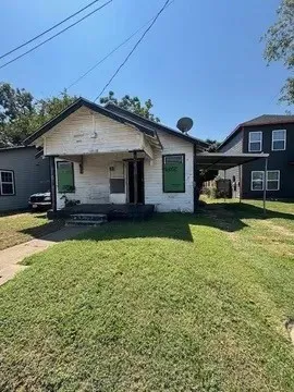 Single Family Residence For Sale in Dallas County , 3817 Latimer Street, Dallas, Texas 75215, 2 Bedroom, 1 Bathroom, Garage spaces, 800 Sqft, built in 1926, Preowned, mls#21199738, Real Estate Agent in Dallas, Homes For Sale in Dallas county, Homes For Sale in Dallas, Realtor in Dallas Texas, Real Estate Brokerage Independent Realty Texas, Luminita Cordes Realtor
