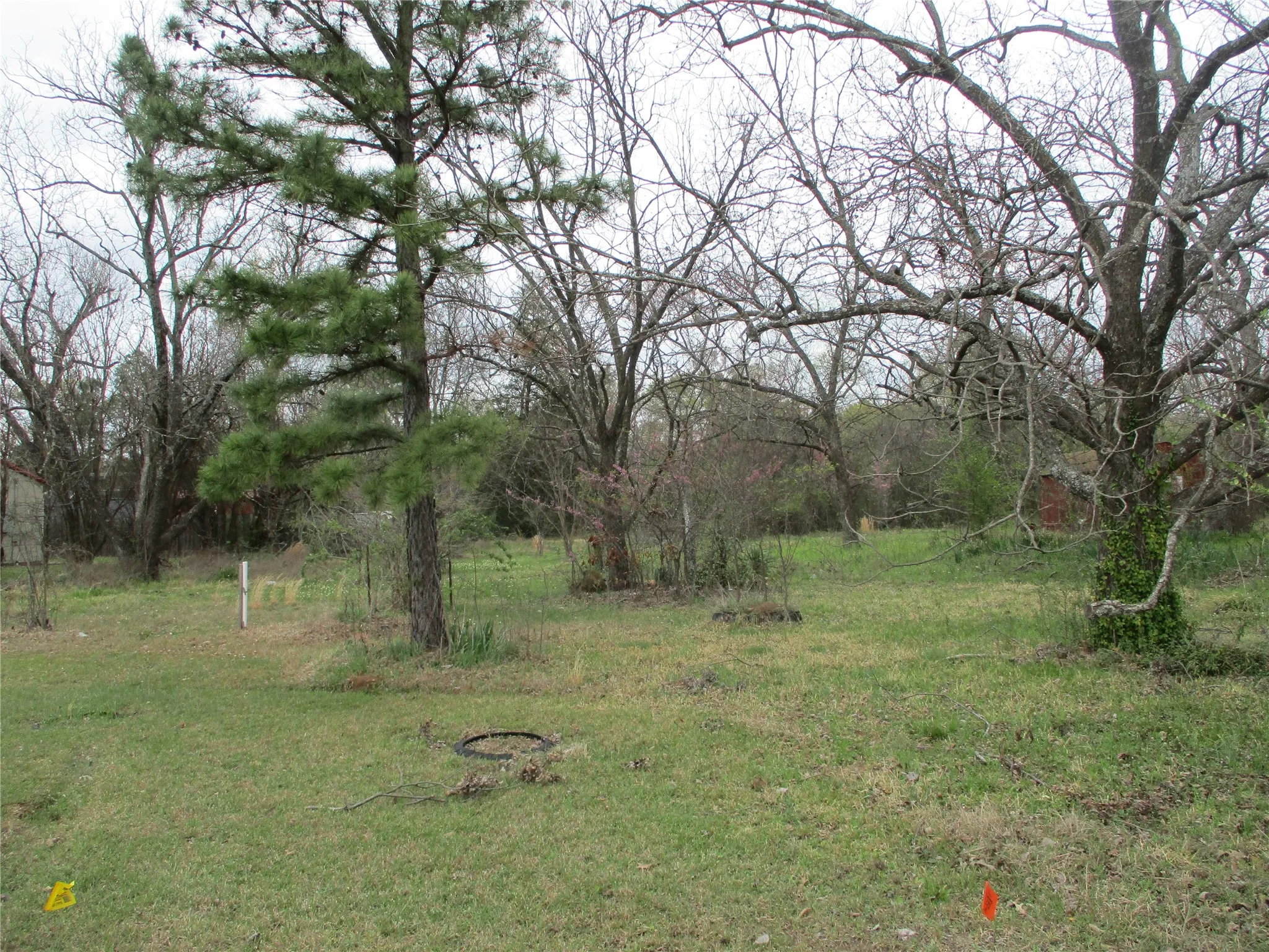 Single Family Residence For Sale in Rains County , 522 E QUITMAN Street, Emory, Texas 75440, 3 Bedroom, 1 Bathroom, Garage spaces, 1,456 Sqft, built in 1949, Preowned, mls#21204993, Real Estate Agent in Emory, Homes For Sale in Rains county, Homes For Sale in Emory, Realtor in Emory Texas, Real Estate Brokerage Independent Realty Texas, Luminita Cordes Realtor