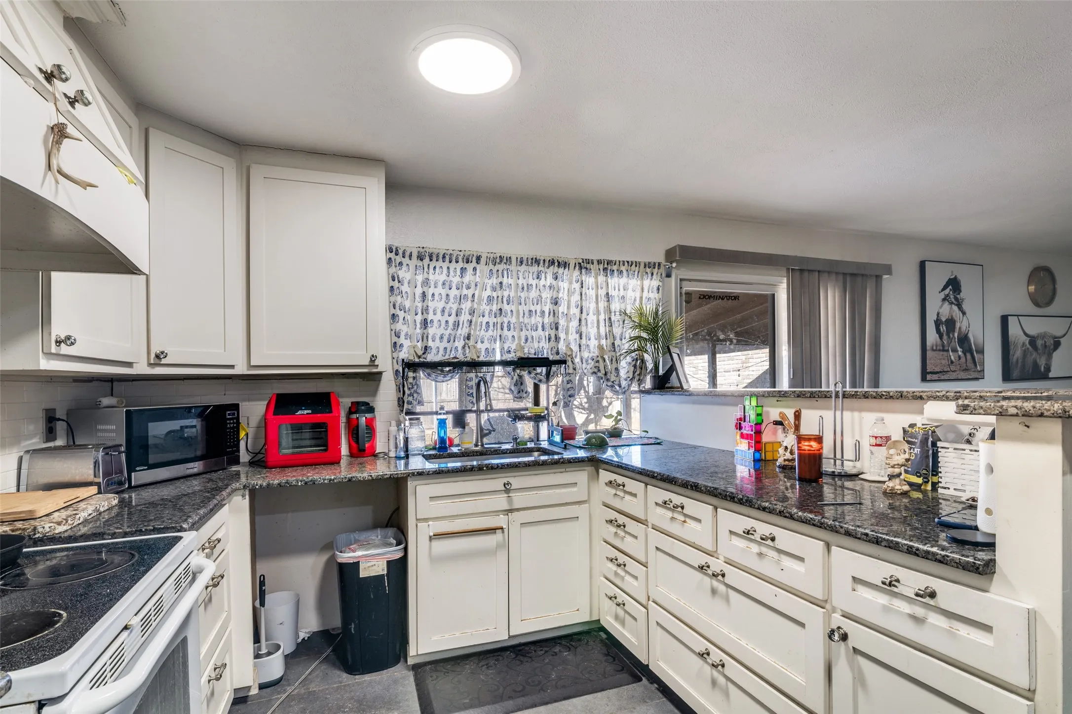 Single Family Residence For Sale in Dallas County , 5610 Magnolia Lane, Rowlett, Texas 75089, 4 Bedroom, 2 Bathroom, 2 Garage spaces, 1,760 Sqft, built in 1976, Preowned, mls#21158316, Real Estate Agent in Rowlett, Homes For Sale in Dallas county, Homes For Sale in Rowlett, Realtor in Rowlett Texas, Real Estate Brokerage Independent Realty Texas, Luminita Cordes Realtor