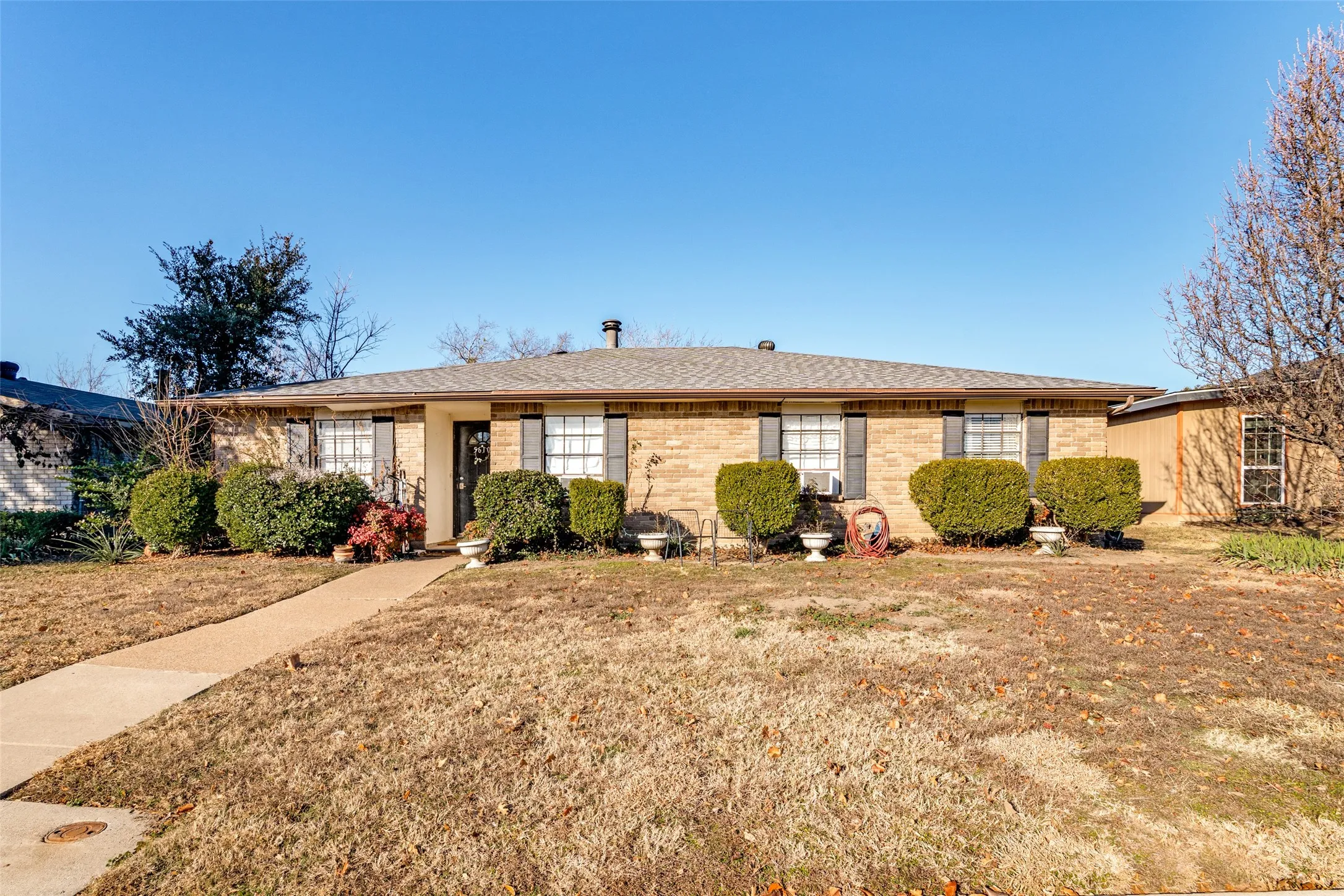 Single Family Residence For Sale in Dallas County , 5610 Magnolia Lane, Rowlett, Texas 75089, 4 Bedroom, 2 Bathroom, 2 Garage spaces, 1,760 Sqft, built in 1976, Preowned, mls#21158316, Real Estate Agent in Rowlett, Homes For Sale in Dallas county, Homes For Sale in Rowlett, Realtor in Rowlett Texas, Real Estate Brokerage Independent Realty Texas, Luminita Cordes Realtor