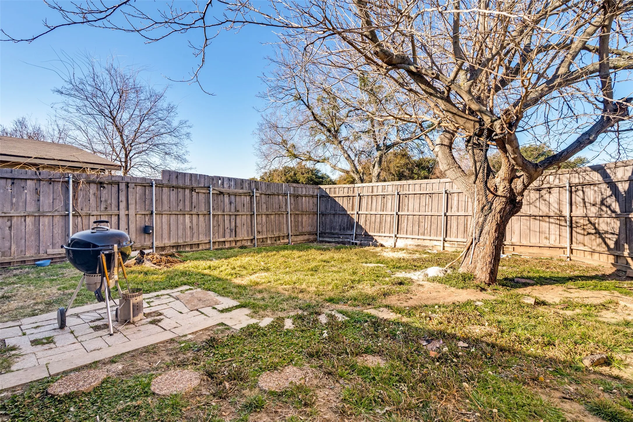 Single Family Residence For Sale in Dallas County , 5610 Magnolia Lane, Rowlett, Texas 75089, 4 Bedroom, 2 Bathroom, 2 Garage spaces, 1,760 Sqft, built in 1976, Preowned, mls#21158316, Real Estate Agent in Rowlett, Homes For Sale in Dallas county, Homes For Sale in Rowlett, Realtor in Rowlett Texas, Real Estate Brokerage Independent Realty Texas, Luminita Cordes Realtor