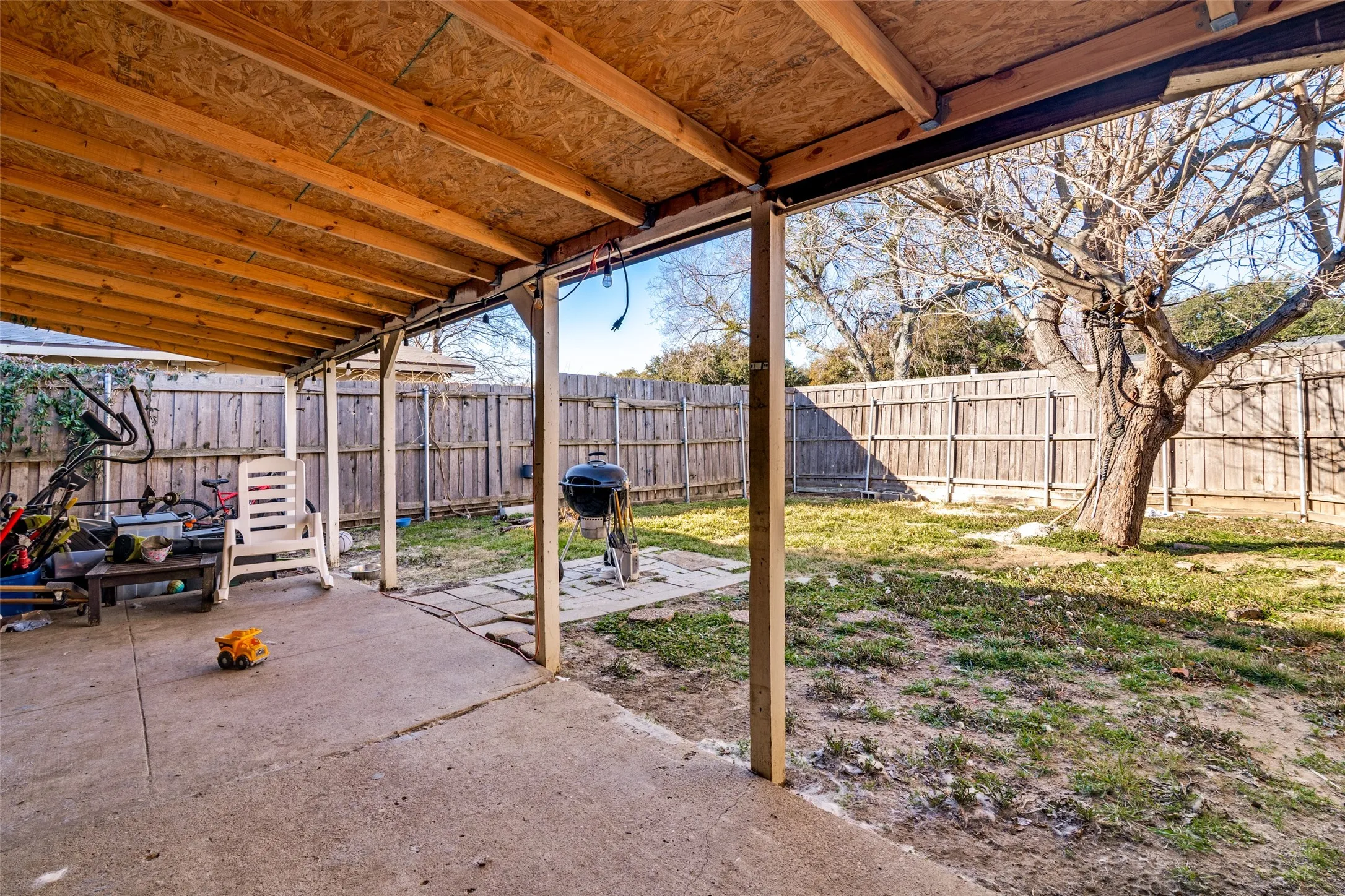 Single Family Residence For Sale in Dallas County , 5610 Magnolia Lane, Rowlett, Texas 75089, 4 Bedroom, 2 Bathroom, 2 Garage spaces, 1,760 Sqft, built in 1976, Preowned, mls#21158316, Real Estate Agent in Rowlett, Homes For Sale in Dallas county, Homes For Sale in Rowlett, Realtor in Rowlett Texas, Real Estate Brokerage Independent Realty Texas, Luminita Cordes Realtor