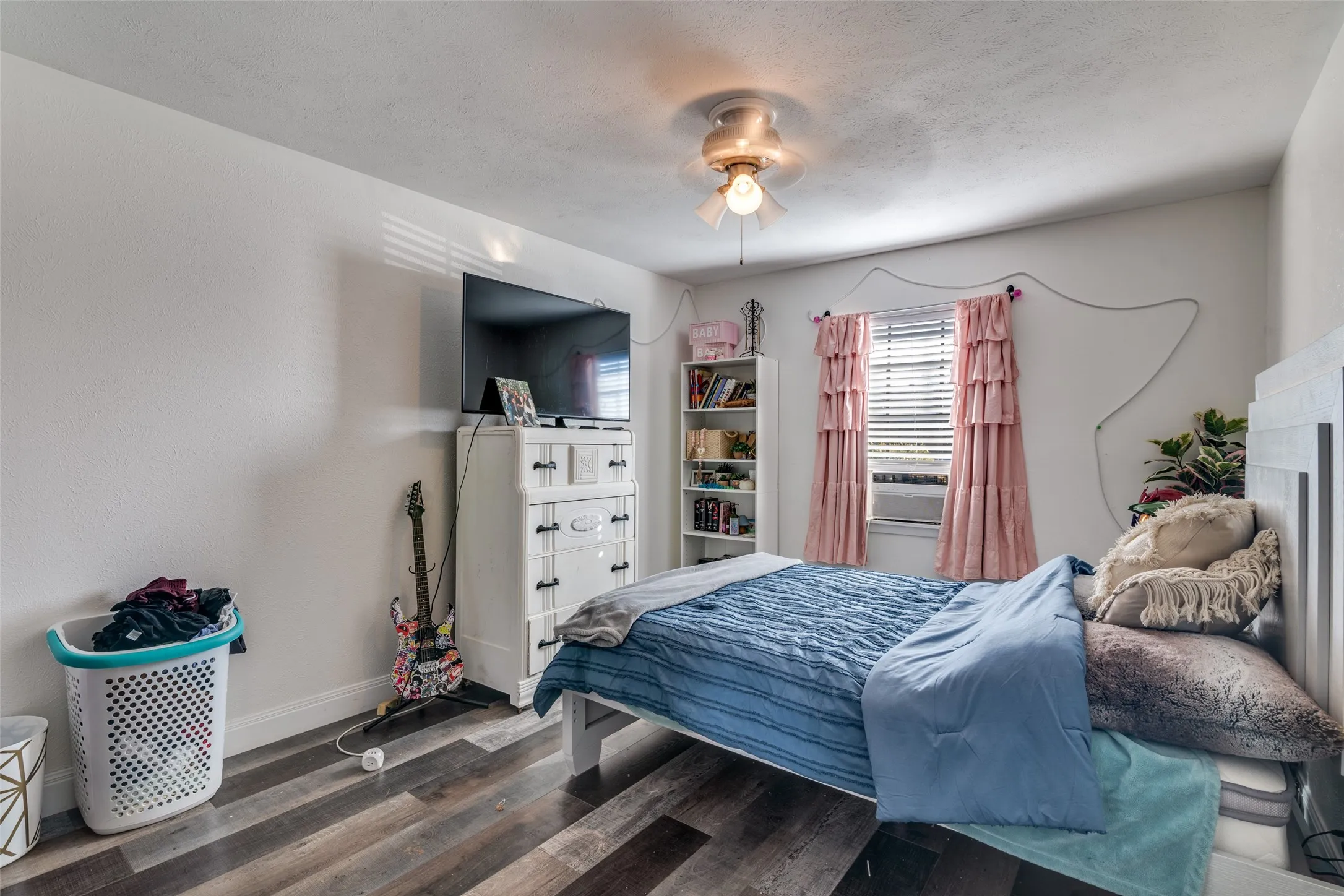 Single Family Residence For Sale in Dallas County , 5610 Magnolia Lane, Rowlett, Texas 75089, 4 Bedroom, 2 Bathroom, 2 Garage spaces, 1,760 Sqft, built in 1976, Preowned, mls#21158316, Real Estate Agent in Rowlett, Homes For Sale in Dallas county, Homes For Sale in Rowlett, Realtor in Rowlett Texas, Real Estate Brokerage Independent Realty Texas, Luminita Cordes Realtor