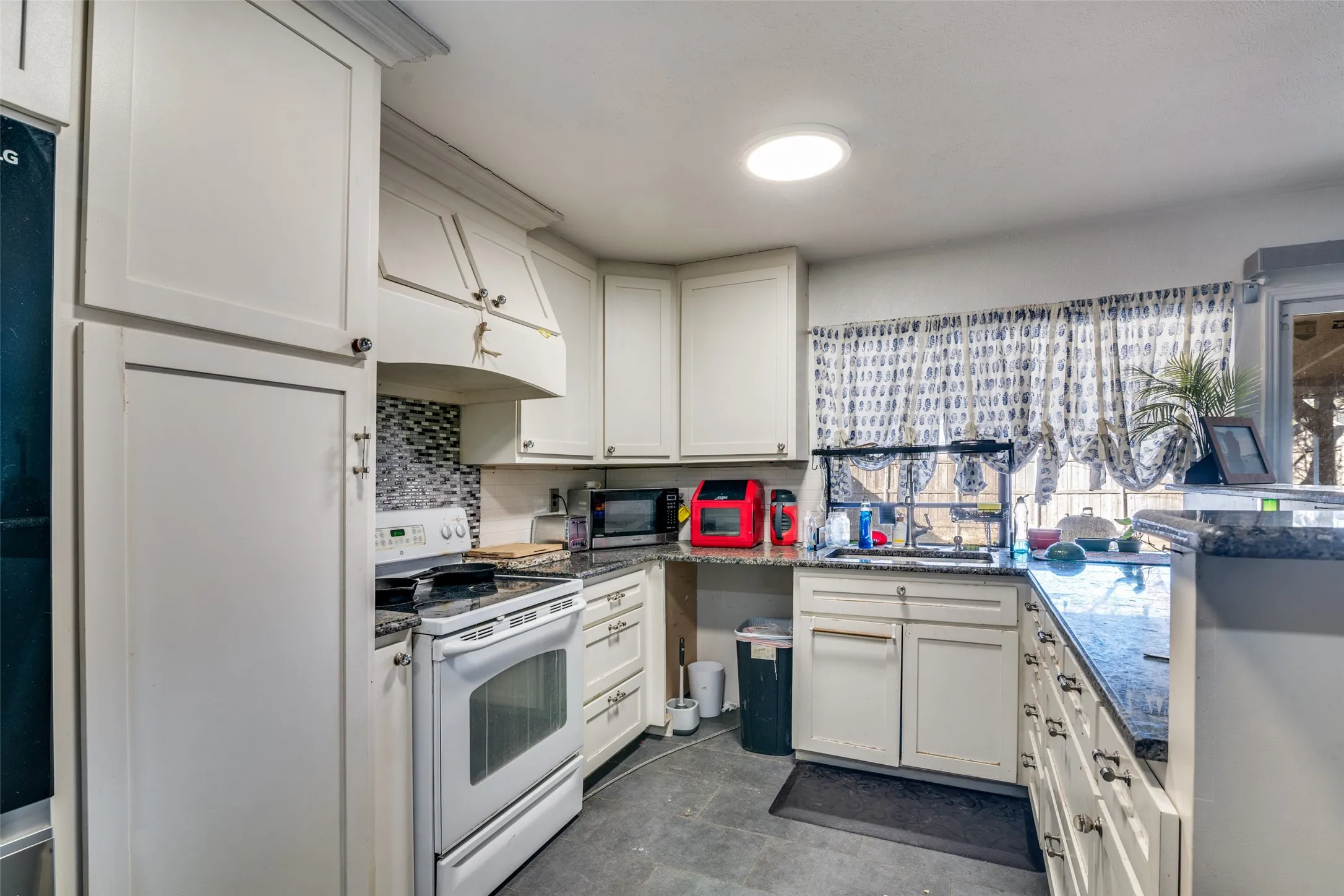 Single Family Residence For Sale in Dallas County , 5610 Magnolia Lane, Rowlett, Texas 75089, 4 Bedroom, 2 Bathroom, 2 Garage spaces, 1,760 Sqft, built in 1976, Preowned, mls#21158316, Real Estate Agent in Rowlett, Homes For Sale in Dallas county, Homes For Sale in Rowlett, Realtor in Rowlett Texas, Real Estate Brokerage Independent Realty Texas, Luminita Cordes Realtor