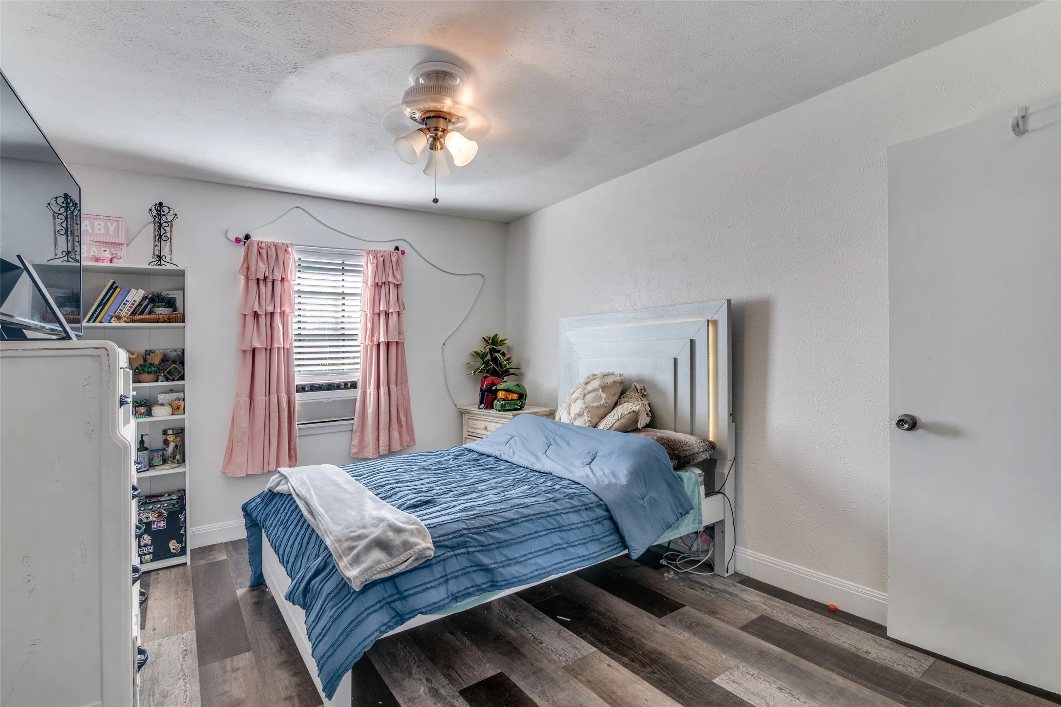 Single Family Residence For Sale in Dallas County , 5610 Magnolia Lane, Rowlett, Texas 75089, 4 Bedroom, 2 Bathroom, 2 Garage spaces, 1,760 Sqft, built in 1976, Preowned, mls#21158316, Real Estate Agent in Rowlett, Homes For Sale in Dallas county, Homes For Sale in Rowlett, Realtor in Rowlett Texas, Real Estate Brokerage Independent Realty Texas, Luminita Cordes Realtor