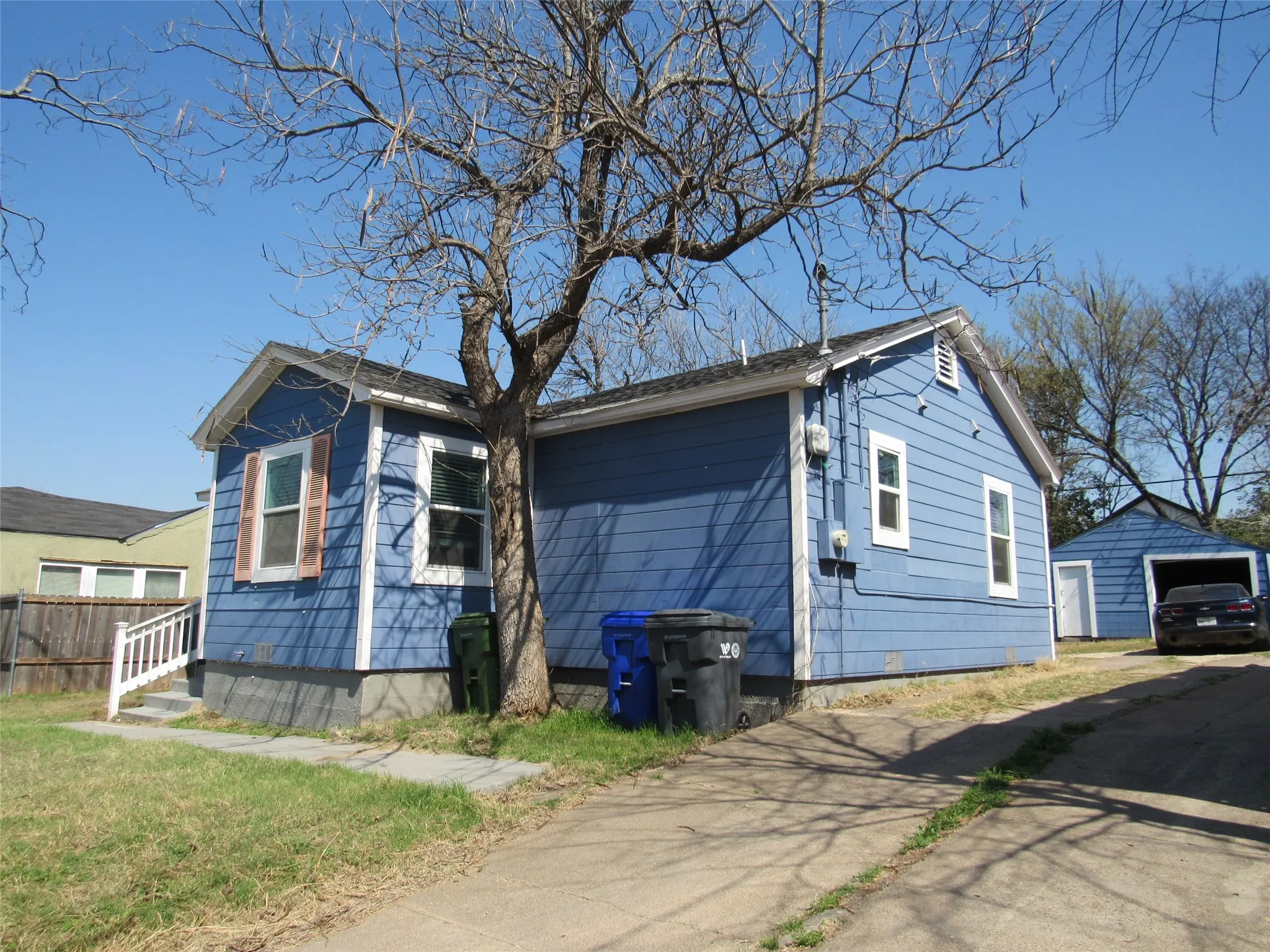 Single Family Residence For Sale in Mc Lennan County , 1609 N 18th Street, Waco, Texas 76707, 2 Bedroom, 2 Bathroom, 1 Garage spaces, 1,004 Sqft, built in 1944, mls#21203706, Real Estate Agent in Waco, Homes For Sale in Mc Lennan county, Homes For Sale in Waco, Realtor in Waco Texas, Real Estate Brokerage Independent Realty Texas, Luminita Cordes Realtor