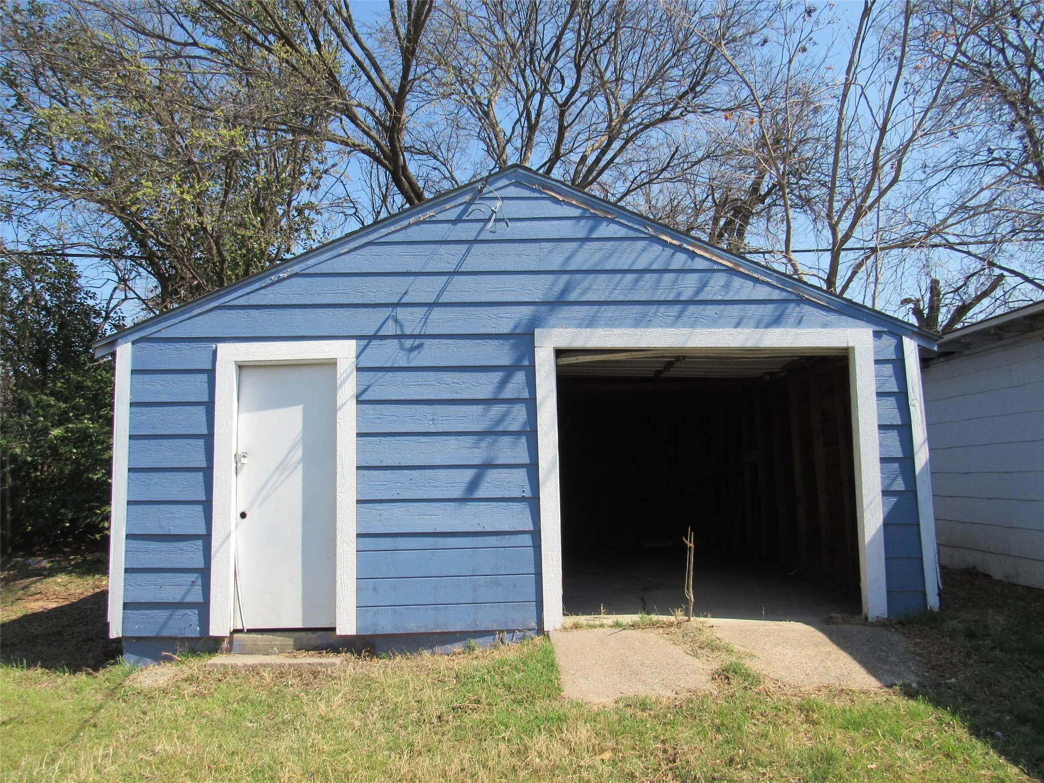 Single Family Residence For Sale in Mc Lennan County , 1609 N 18th Street, Waco, Texas 76707, 2 Bedroom, 2 Bathroom, 1 Garage spaces, 1,004 Sqft, built in 1944, mls#21203706, Real Estate Agent in Waco, Homes For Sale in Mc Lennan county, Homes For Sale in Waco, Realtor in Waco Texas, Real Estate Brokerage Independent Realty Texas, Luminita Cordes Realtor