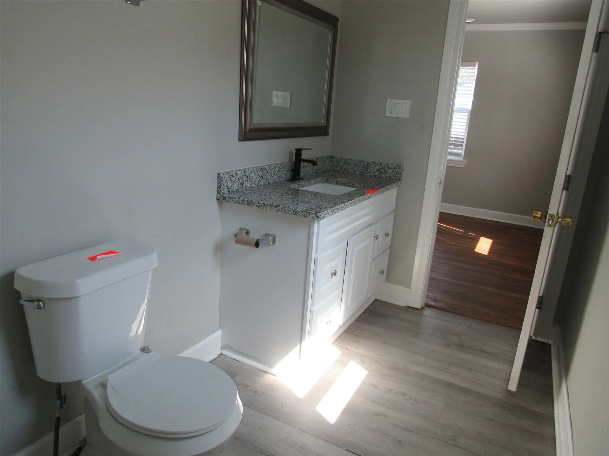 Single Family Residence For Sale in Mc Lennan County , 1609 N 18th Street, Waco, Texas 76707, 2 Bedroom, 2 Bathroom, 1 Garage spaces, 1,004 Sqft, built in 1944, mls#21203706, Real Estate Agent in Waco, Homes For Sale in Mc Lennan county, Homes For Sale in Waco, Realtor in Waco Texas, Real Estate Brokerage Independent Realty Texas, Luminita Cordes Realtor