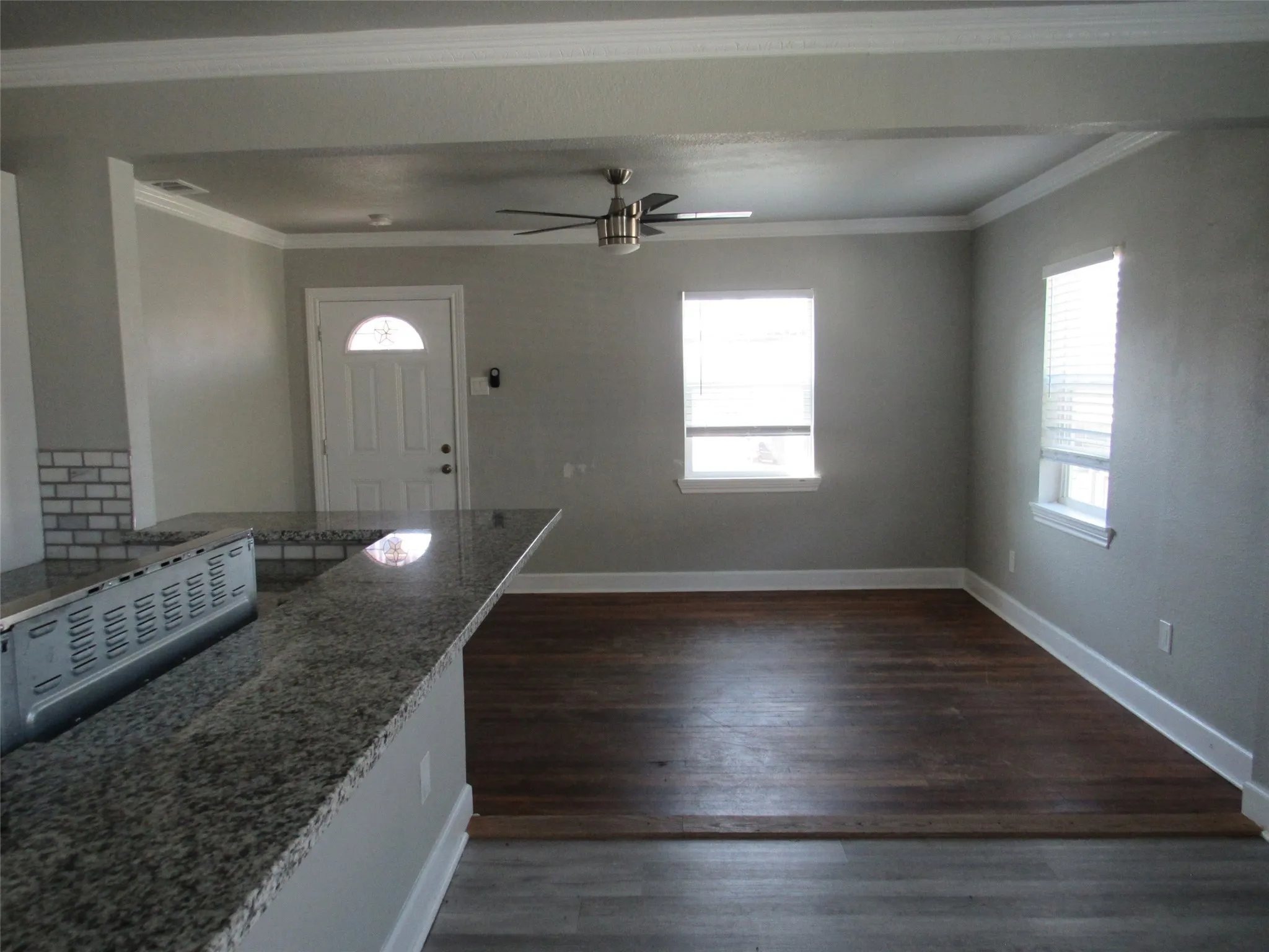 Single Family Residence For Sale in Mc Lennan County , 1609 N 18th Street, Waco, Texas 76707, 2 Bedroom, 2 Bathroom, 1 Garage spaces, 1,004 Sqft, built in 1944, mls#21203706, Real Estate Agent in Waco, Homes For Sale in Mc Lennan county, Homes For Sale in Waco, Realtor in Waco Texas, Real Estate Brokerage Independent Realty Texas, Luminita Cordes Realtor