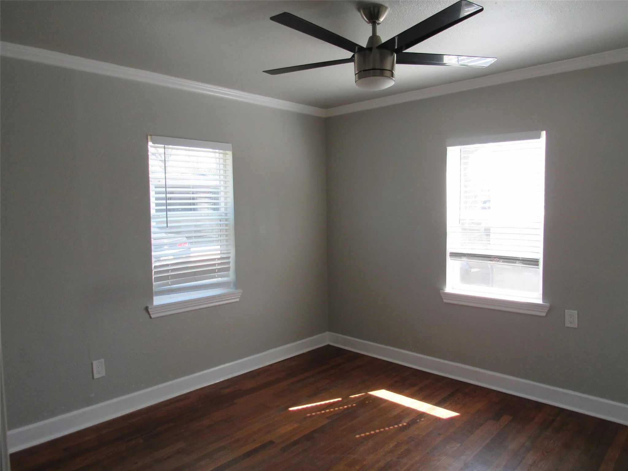 Single Family Residence For Sale in Mc Lennan County , 1609 N 18th Street, Waco, Texas 76707, 2 Bedroom, 2 Bathroom, 1 Garage spaces, 1,004 Sqft, built in 1944, mls#21203706, Real Estate Agent in Waco, Homes For Sale in Mc Lennan county, Homes For Sale in Waco, Realtor in Waco Texas, Real Estate Brokerage Independent Realty Texas, Luminita Cordes Realtor