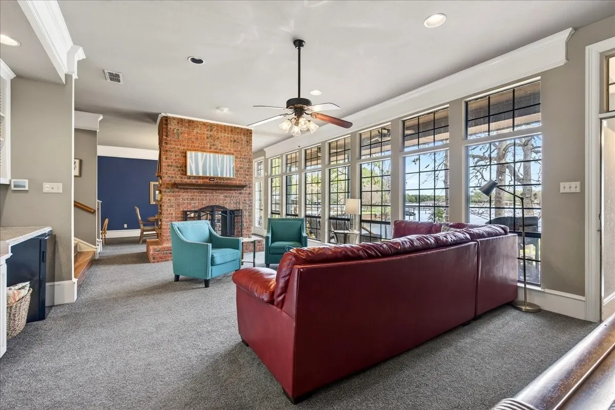 Single Family Residence For Sale in Henderson County , 125 Lark Drive, Enchanted Oaks, Texas 75156, 4 Bedroom, 3 Bathroom, 2 Garage spaces, 2,670 Sqft, built in 1984, Preowned, mls#21187394, Real Estate Agent in Enchanted Oaks, Homes For Sale in Henderson county, Homes For Sale in Enchanted Oaks, Realtor in Enchanted Oaks Texas, Real Estate Brokerage Independent Realty Texas, Luminita Cordes Realtor