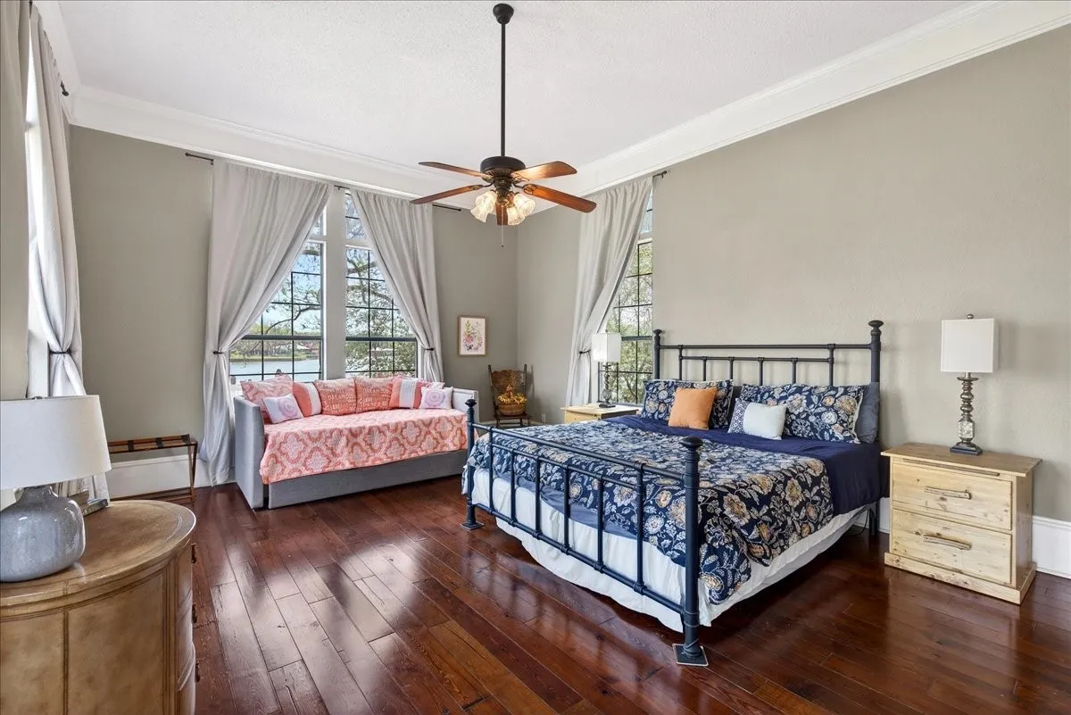 Single Family Residence For Sale in Henderson County , 125 Lark Drive, Enchanted Oaks, Texas 75156, 4 Bedroom, 3 Bathroom, 2 Garage spaces, 2,670 Sqft, built in 1984, Preowned, mls#21187394, Real Estate Agent in Enchanted Oaks, Homes For Sale in Henderson county, Homes For Sale in Enchanted Oaks, Realtor in Enchanted Oaks Texas, Real Estate Brokerage Independent Realty Texas, Luminita Cordes Realtor