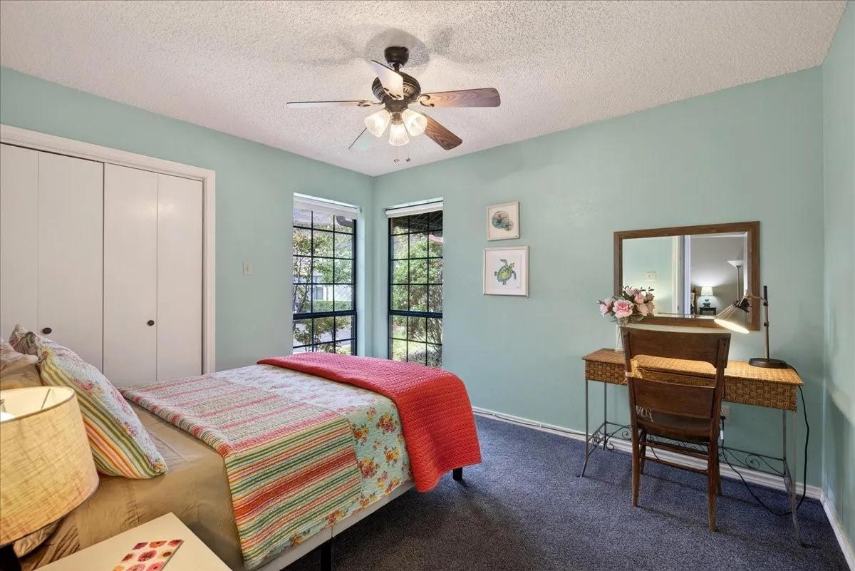 Single Family Residence For Sale in Henderson County , 125 Lark Drive, Enchanted Oaks, Texas 75156, 4 Bedroom, 3 Bathroom, 2 Garage spaces, 2,670 Sqft, built in 1984, Preowned, mls#21187394, Real Estate Agent in Enchanted Oaks, Homes For Sale in Henderson county, Homes For Sale in Enchanted Oaks, Realtor in Enchanted Oaks Texas, Real Estate Brokerage Independent Realty Texas, Luminita Cordes Realtor