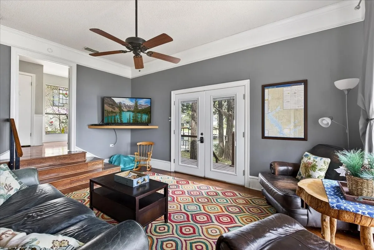 Single Family Residence For Sale in Henderson County , 125 Lark Drive, Enchanted Oaks, Texas 75156, 4 Bedroom, 3 Bathroom, 2 Garage spaces, 2,670 Sqft, built in 1984, Preowned, mls#21187394, Real Estate Agent in Enchanted Oaks, Homes For Sale in Henderson county, Homes For Sale in Enchanted Oaks, Realtor in Enchanted Oaks Texas, Real Estate Brokerage Independent Realty Texas, Luminita Cordes Realtor