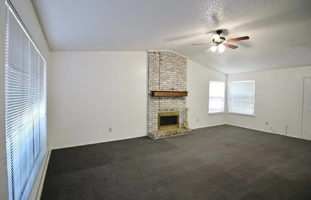 Single Family Residence For Rent in Dallas County , 1019 Cedar Run Drive, Duncanville, Texas 75137, 3 Bedroom, 2 Bathroom, 2 Garage spaces, 1,469 Sqft, built in 1985, Preowned, mls#21205140, Real Estate Agent in Duncanville, Homes For Rent in Dallas county, Homes For Rent in Duncanville, Realtor in Duncanville Texas, Real Estate Brokerage Independent Realty Texas, Luminita Cordes Realtor