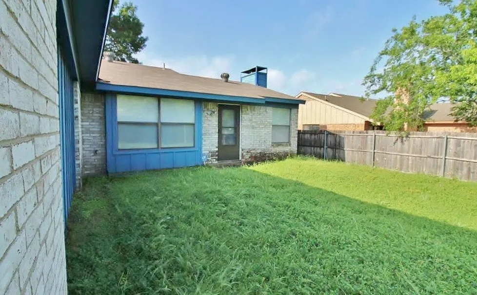 Single Family Residence For Rent in Dallas County , 1019 Cedar Run Drive, Duncanville, Texas 75137, 3 Bedroom, 2 Bathroom, 2 Garage spaces, 1,469 Sqft, built in 1985, Preowned, mls#21205140, Real Estate Agent in Duncanville, Homes For Rent in Dallas county, Homes For Rent in Duncanville, Realtor in Duncanville Texas, Real Estate Brokerage Independent Realty Texas, Luminita Cordes Realtor