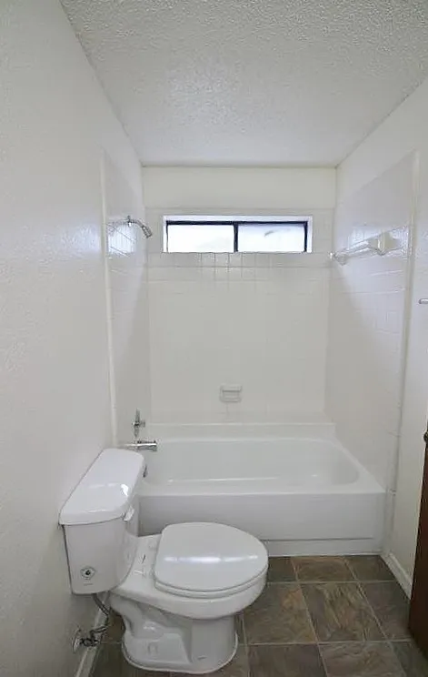 Single Family Residence For Rent in Dallas County , 1019 Cedar Run Drive, Duncanville, Texas 75137, 3 Bedroom, 2 Bathroom, 2 Garage spaces, 1,469 Sqft, built in 1985, Preowned, mls#21205140, Real Estate Agent in Duncanville, Homes For Rent in Dallas county, Homes For Rent in Duncanville, Realtor in Duncanville Texas, Real Estate Brokerage Independent Realty Texas, Luminita Cordes Realtor