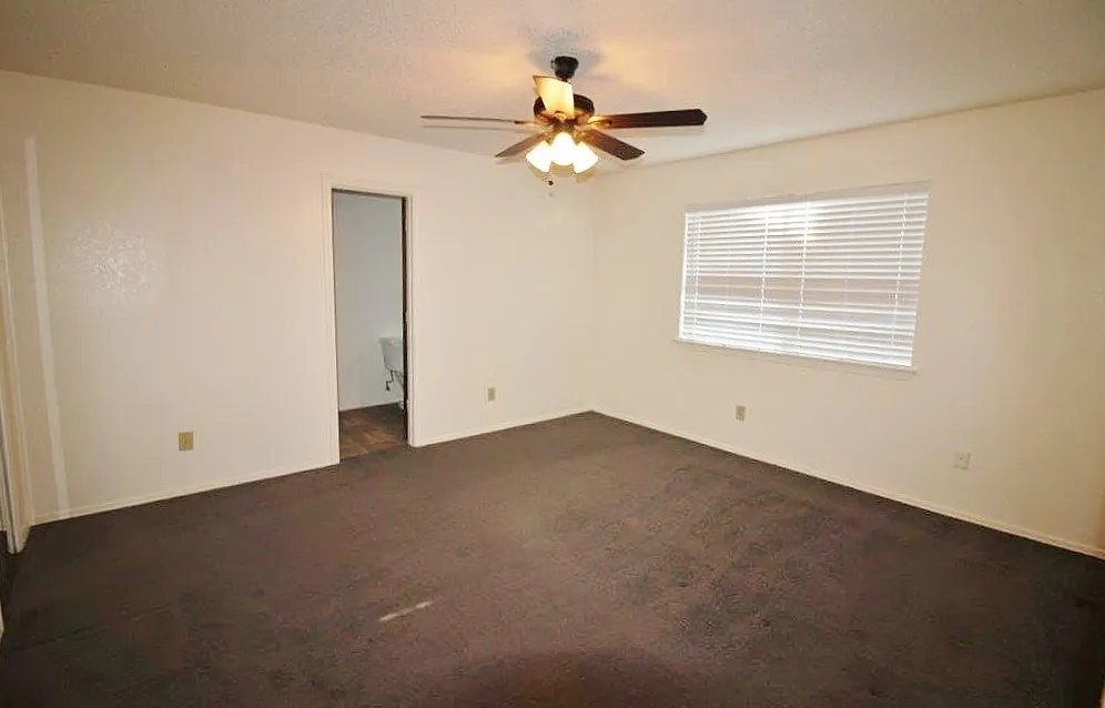 Single Family Residence For Rent in Dallas County , 1019 Cedar Run Drive, Duncanville, Texas 75137, 3 Bedroom, 2 Bathroom, 2 Garage spaces, 1,469 Sqft, built in 1985, Preowned, mls#21205140, Real Estate Agent in Duncanville, Homes For Rent in Dallas county, Homes For Rent in Duncanville, Realtor in Duncanville Texas, Real Estate Brokerage Independent Realty Texas, Luminita Cordes Realtor