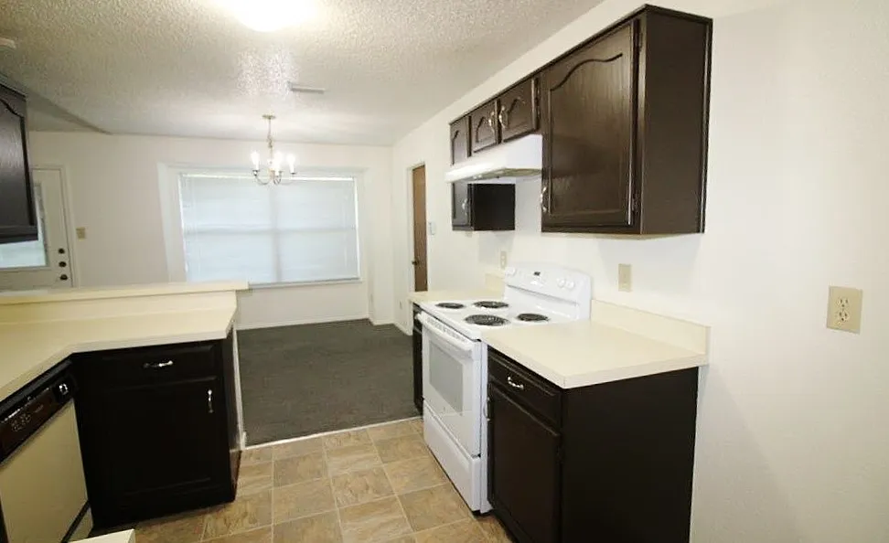 Single Family Residence For Rent in Dallas County , 1019 Cedar Run Drive, Duncanville, Texas 75137, 3 Bedroom, 2 Bathroom, 2 Garage spaces, 1,469 Sqft, built in 1985, Preowned, mls#21205140, Real Estate Agent in Duncanville, Homes For Rent in Dallas county, Homes For Rent in Duncanville, Realtor in Duncanville Texas, Real Estate Brokerage Independent Realty Texas, Luminita Cordes Realtor